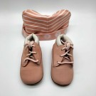 Timberland Crib Bootie and Hat, rosa thumbnail