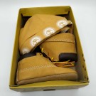 Timberland Crib Bootie and Hat, lys brun thumbnail